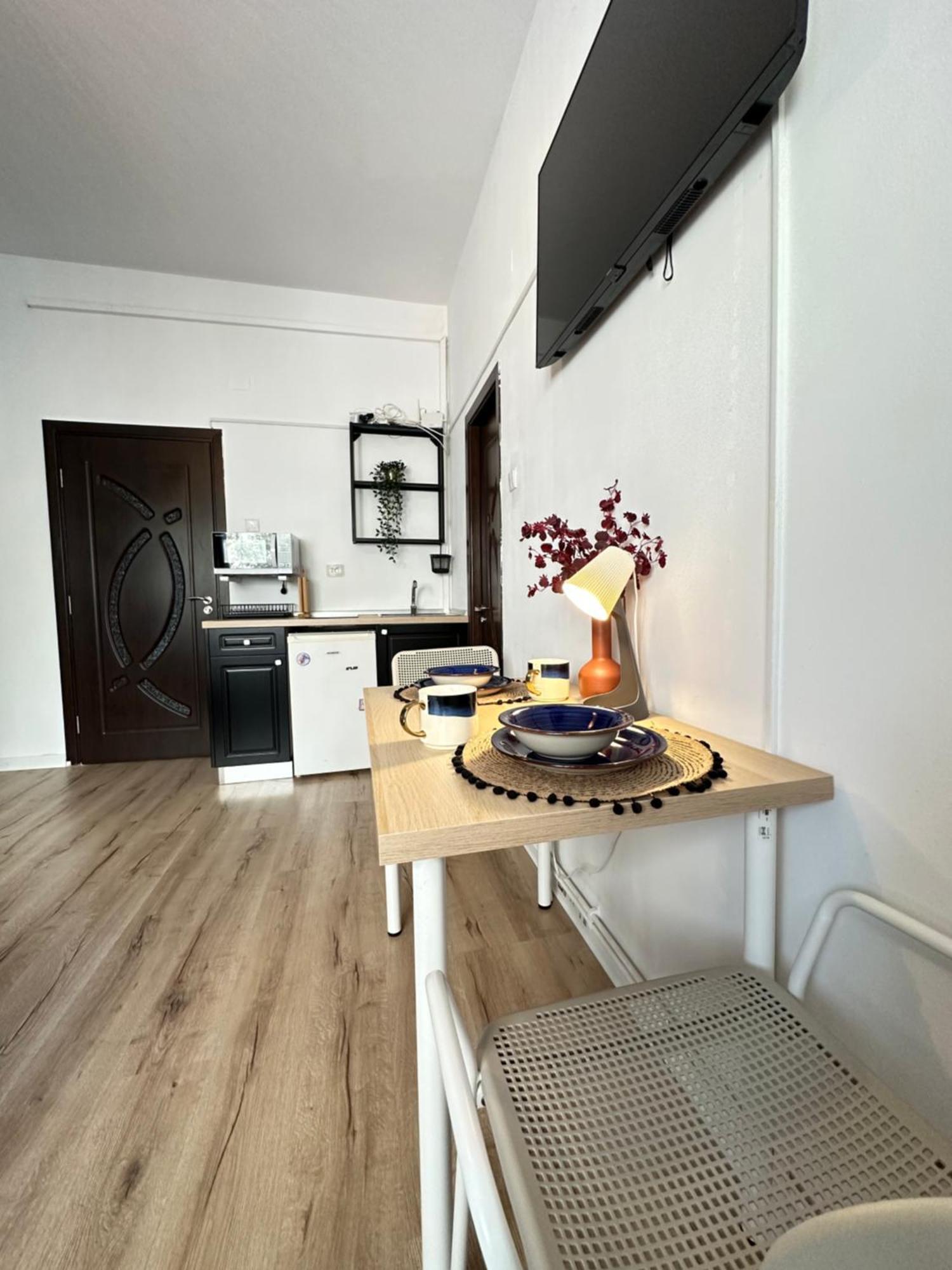 Central Studio Sapphire Lägenhet Bukarest Exteriör bild
